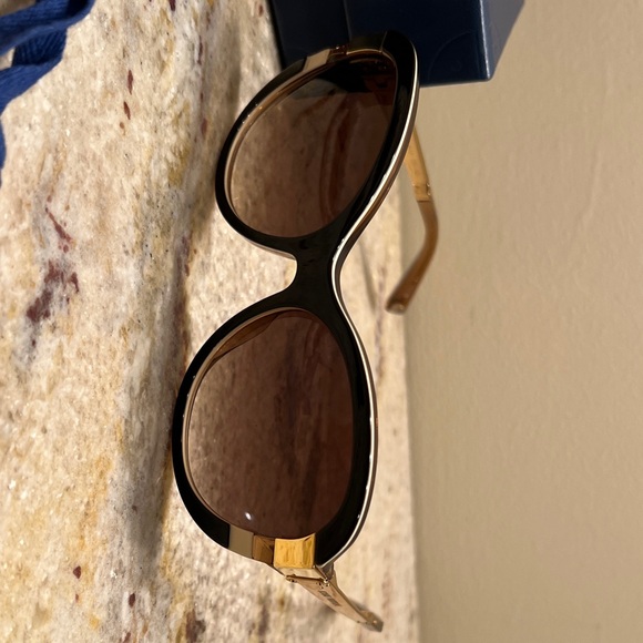 Louis Vuitton Petit Soupçon CatEye Sunglasses - Picture 5 of 16